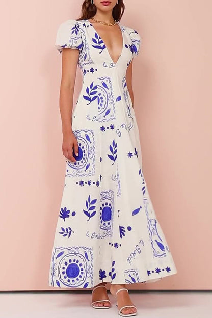 Classic Vintage Dress with a Flattering Fit