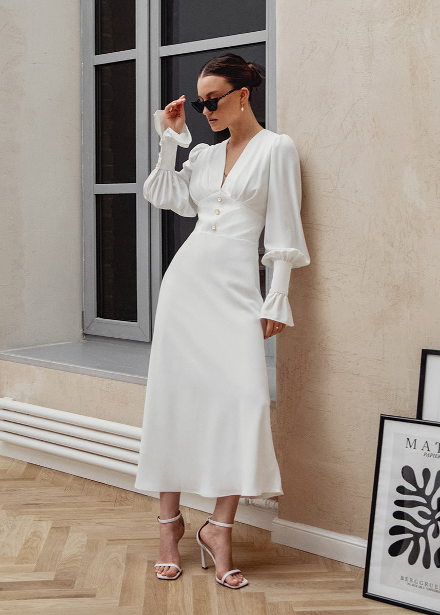 Classic Vintage Dress with a Flattering Fit