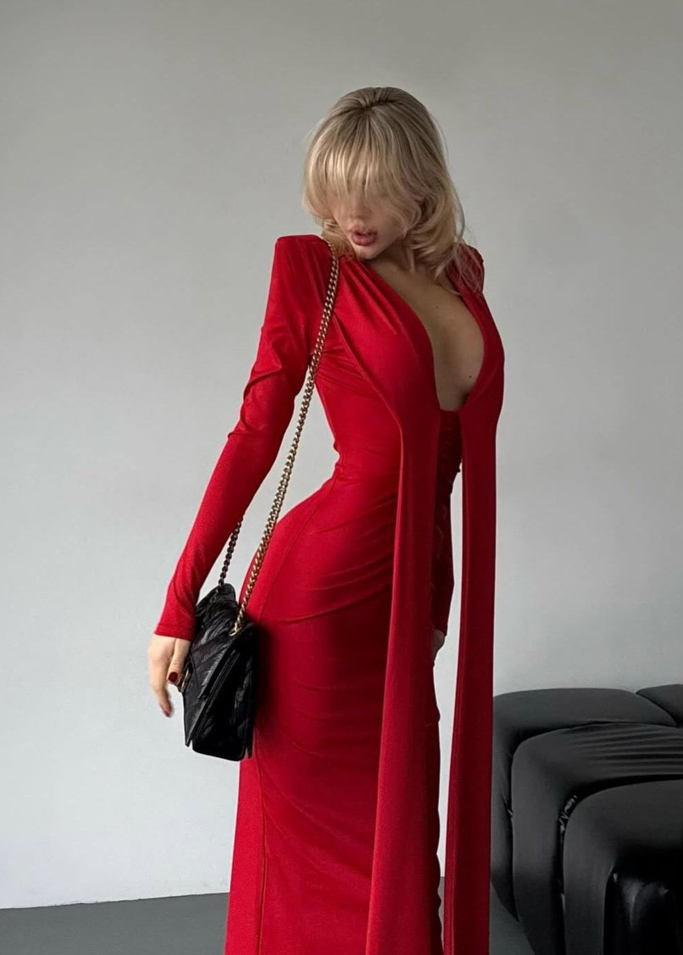 Effortlessly Elegant Dress with a Timeless Design