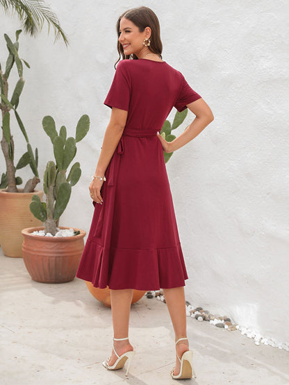 Effortlessly Elegant Dress with a Timeless Design