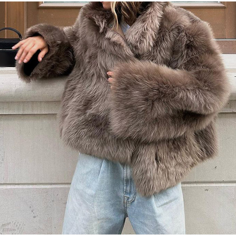 Effortlessly Elegant Coat with a Timeless Design
