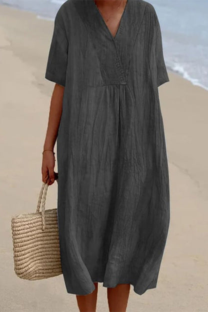 Effortlessly Elegant Dress with a Timeless Design