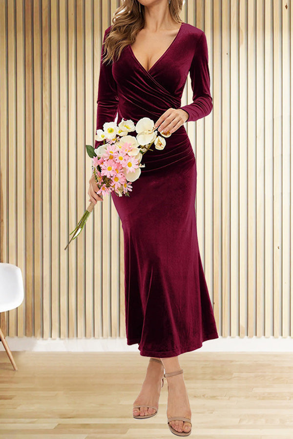 Gracefully Styled Dress for Any Occasion