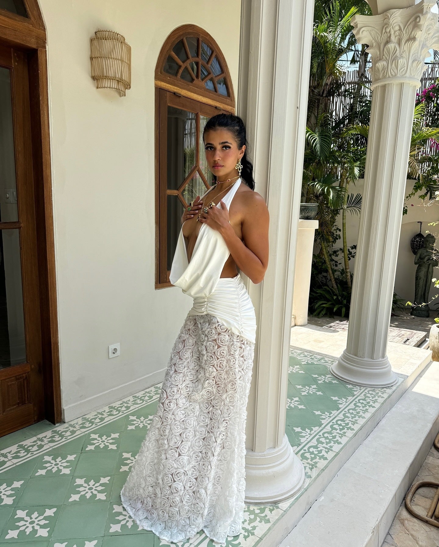 Effortlessly Elegant Dress with a Timeless Design