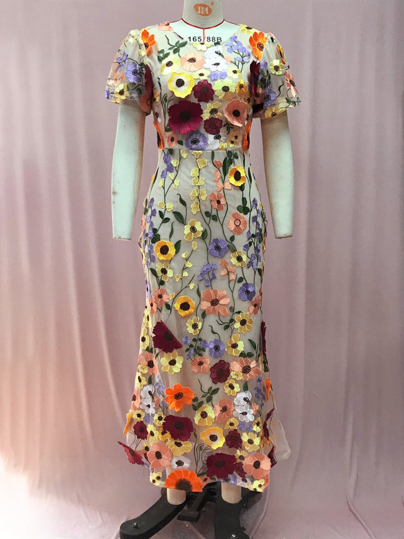 Well Tailored Dress with a Graceful Silhouette