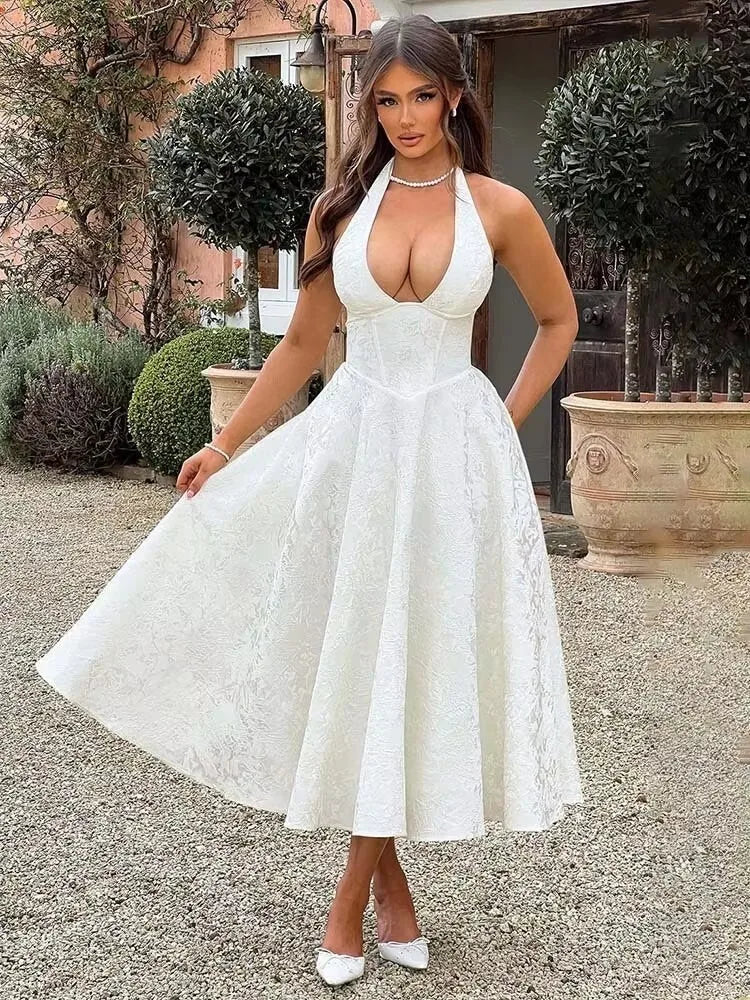 Effortlessly Elegant Dress with a Timeless Design