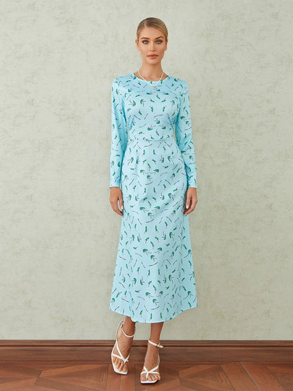 Gracefully Styled Dress for Any Occasion
