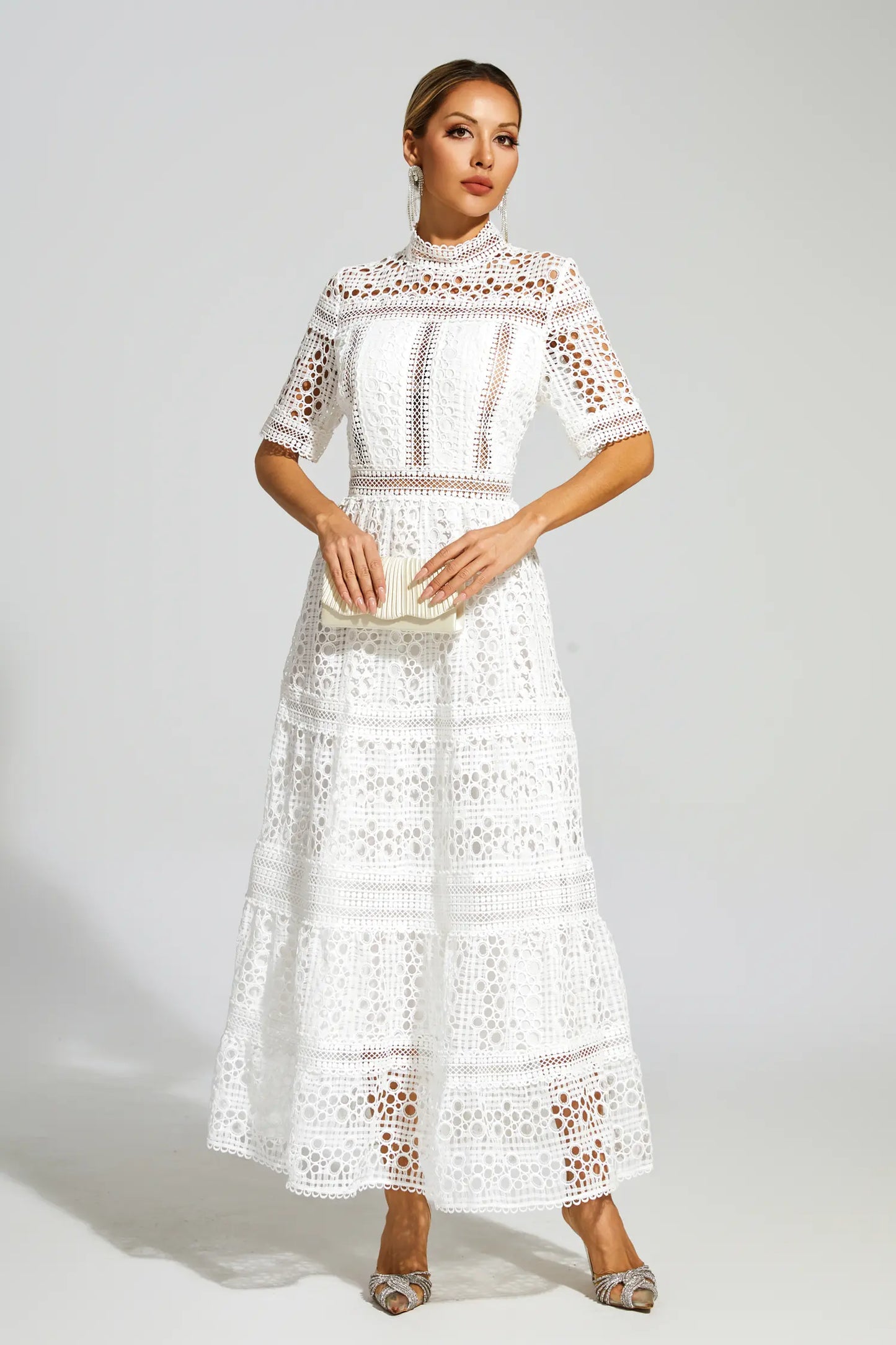 Effortlessly Elegant Dress with a Timeless Design