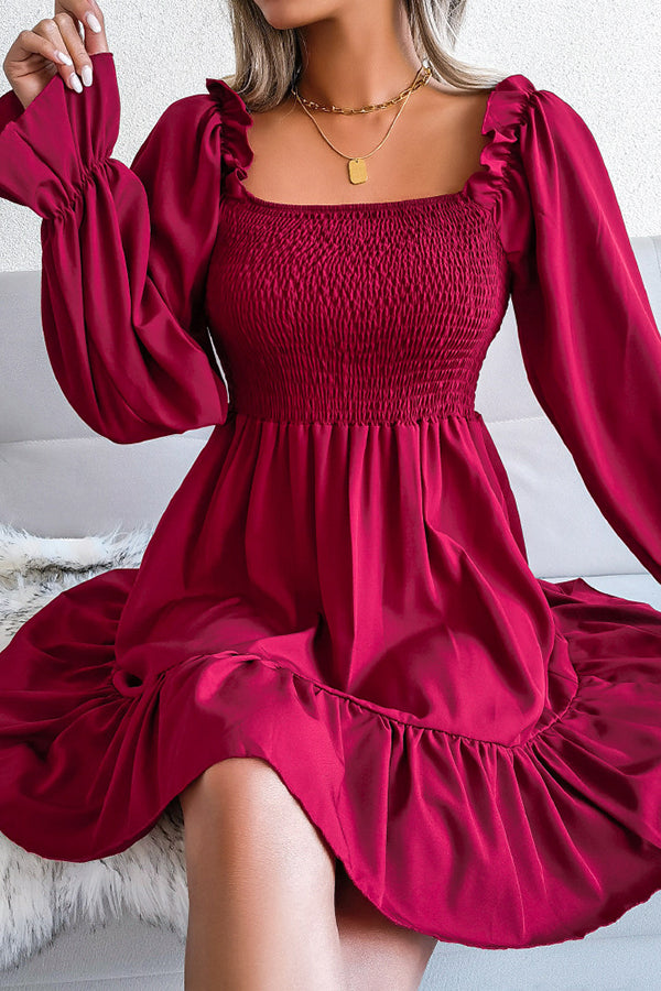 Beautifully Finished Dress in a Timeless Design
