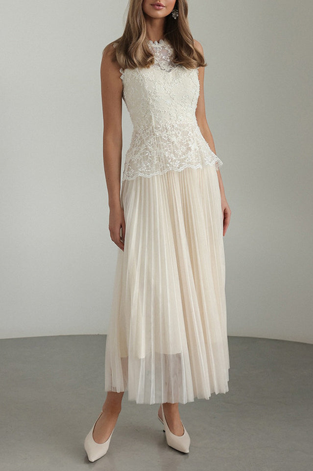 Effortlessly Elegant Dress with a Timeless Design
