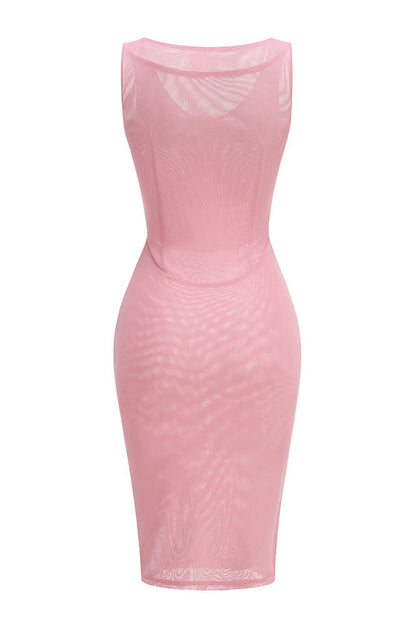 Well Tailored Dress with a Graceful Silhouette