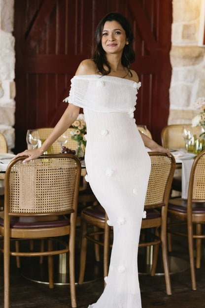 Gracefully Styled Dress for Any Occasion