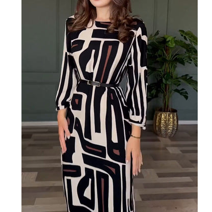 Well Tailored Dress with a Graceful Silhouette