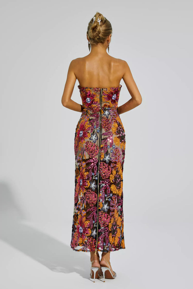 Gracefully Styled Dress for Any Occasion