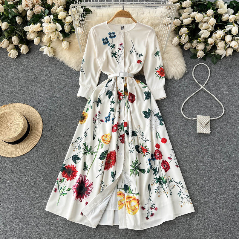 Well Tailored Dress with a Graceful Silhouette
