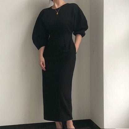 Classic Vintage Dress with a Flattering Fit