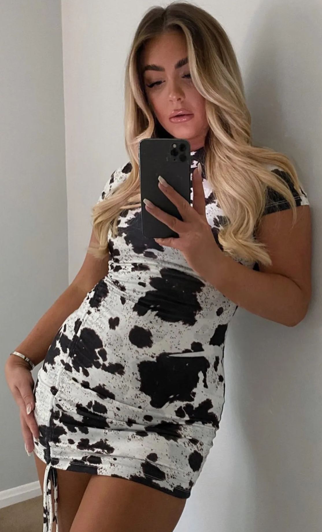 Classic Vintage Dress with a Flattering Fit