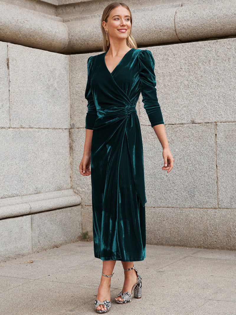 Gracefully Styled Dress for Any Occasion