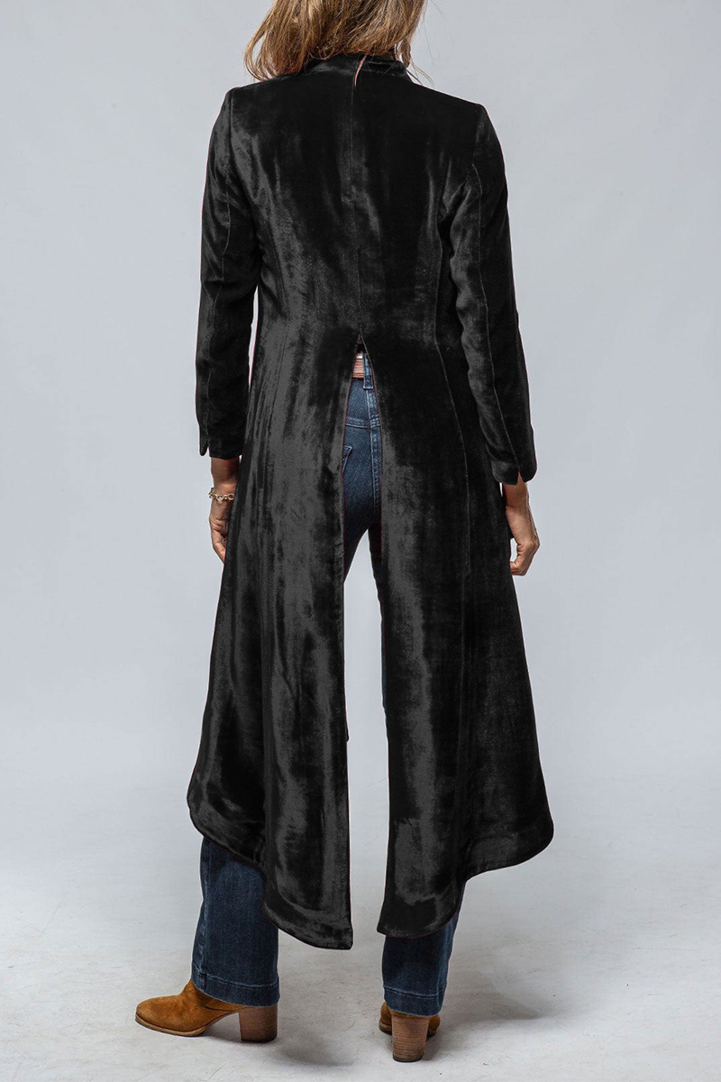 Beautifully Finished Garment in a Timeless Design