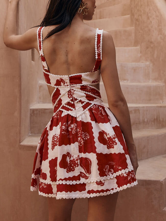 Gracefully Styled Dress for Any Occasion