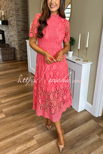 Beautifully Finished Dress in a Timeless Design