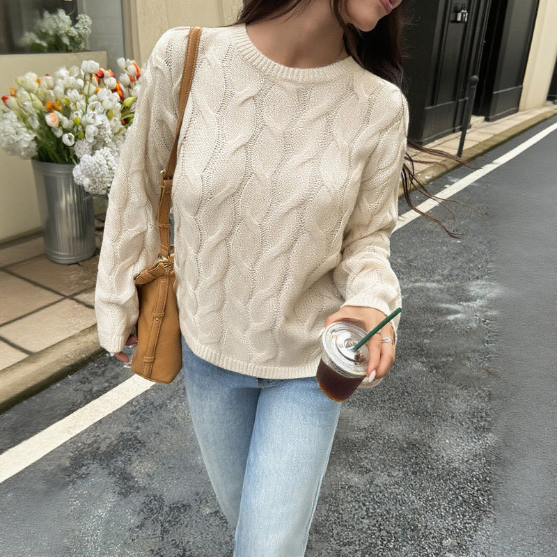 Well Tailored Sweater with a Graceful Silhouette