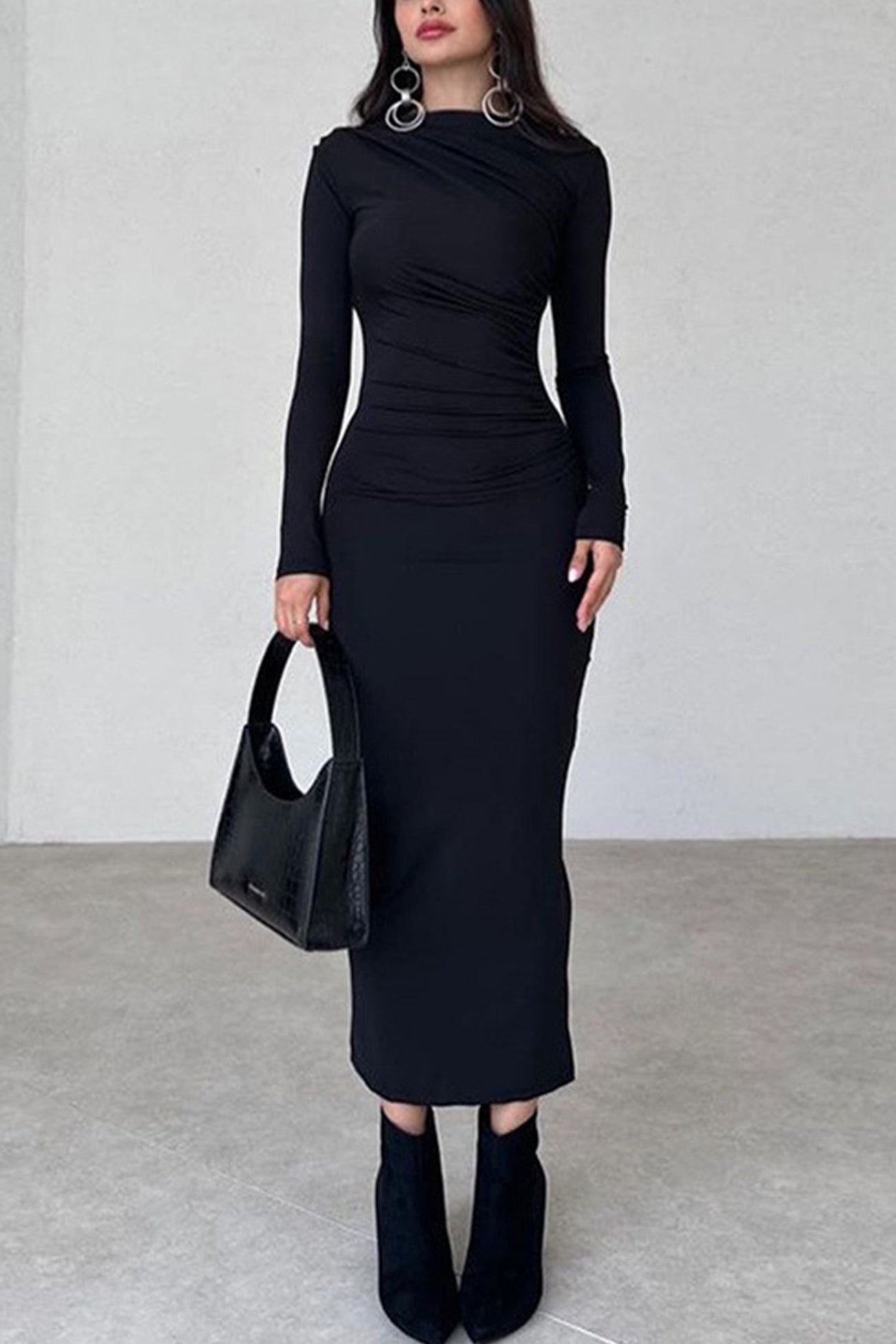 Effortlessly Elegant Dress with a Timeless Design