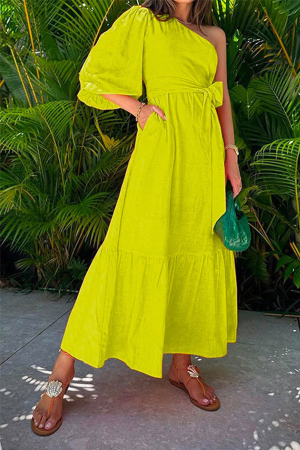 Beautifully Finished Dress in a Timeless Design