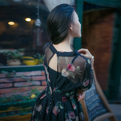Well Tailored Dress with a Graceful Silhouette