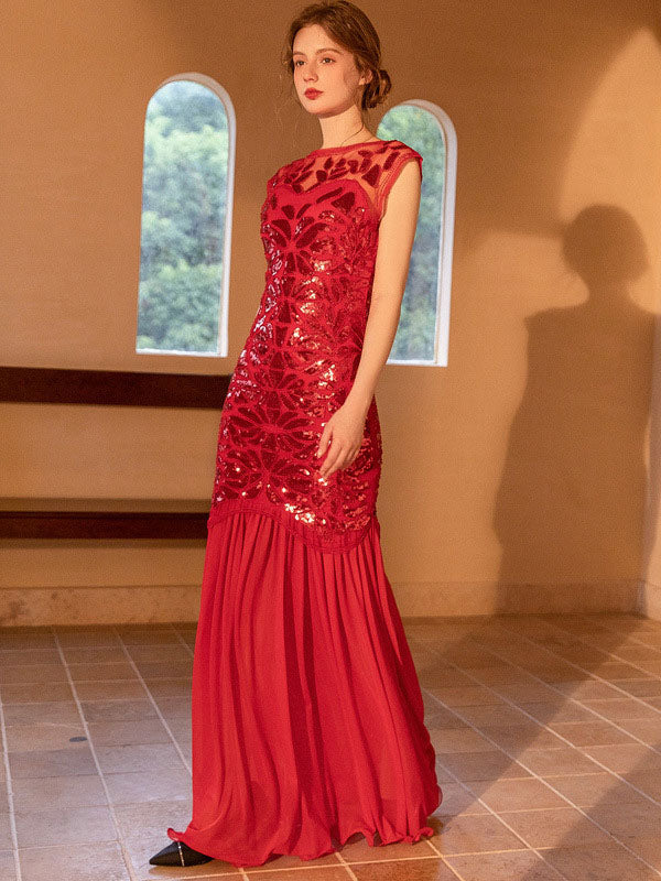 Well Tailored Dress with a Graceful Silhouette