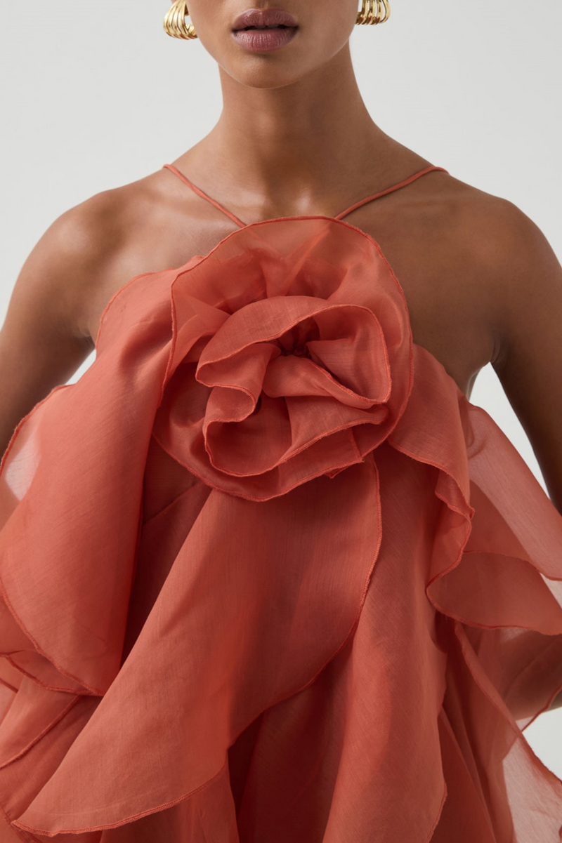 Beautifully Crafted Dress in a Classic Style