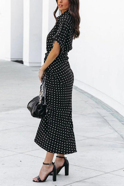 Classic Vintage Dress with a Flattering Fit