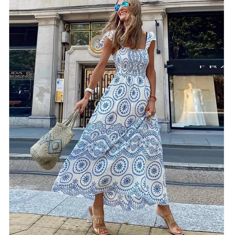 Beautifully Finished Dress in a Timeless Design