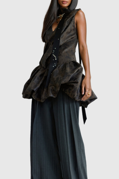Well Tailored Dress with a Graceful Silhouette