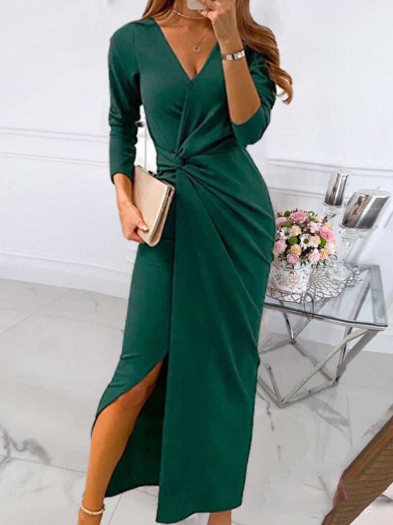 Beautifully Finished Dress in a Timeless Design