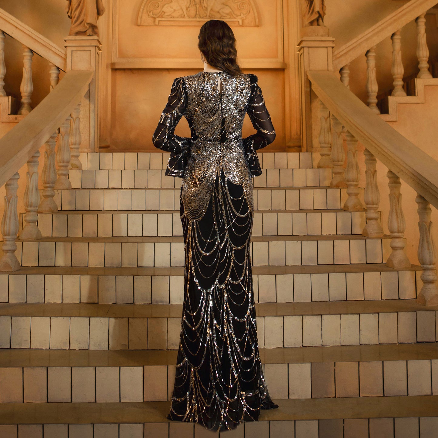 Beautifully Finished Dress in a Timeless Design