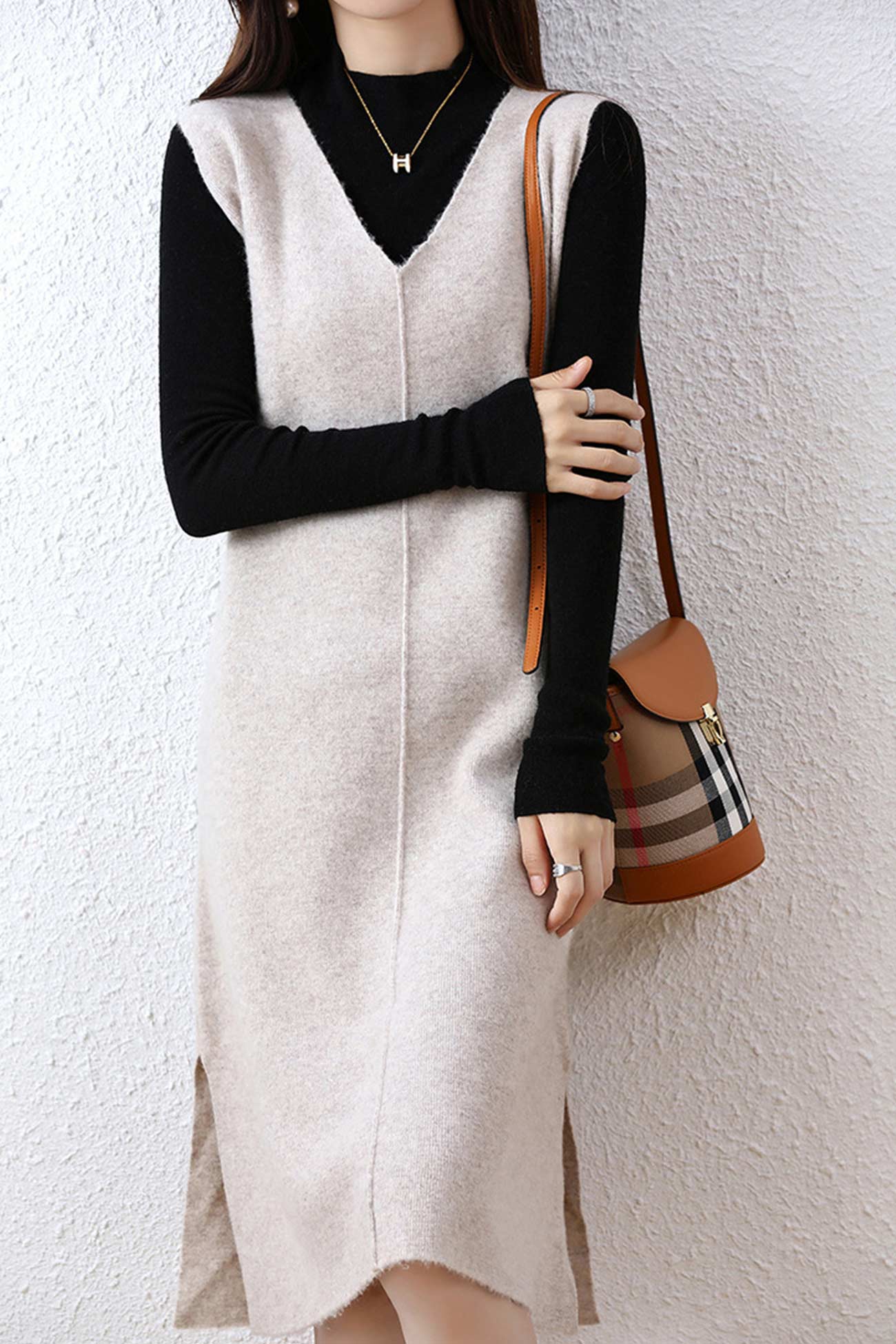 Well Tailored Dress with a Graceful Silhouette