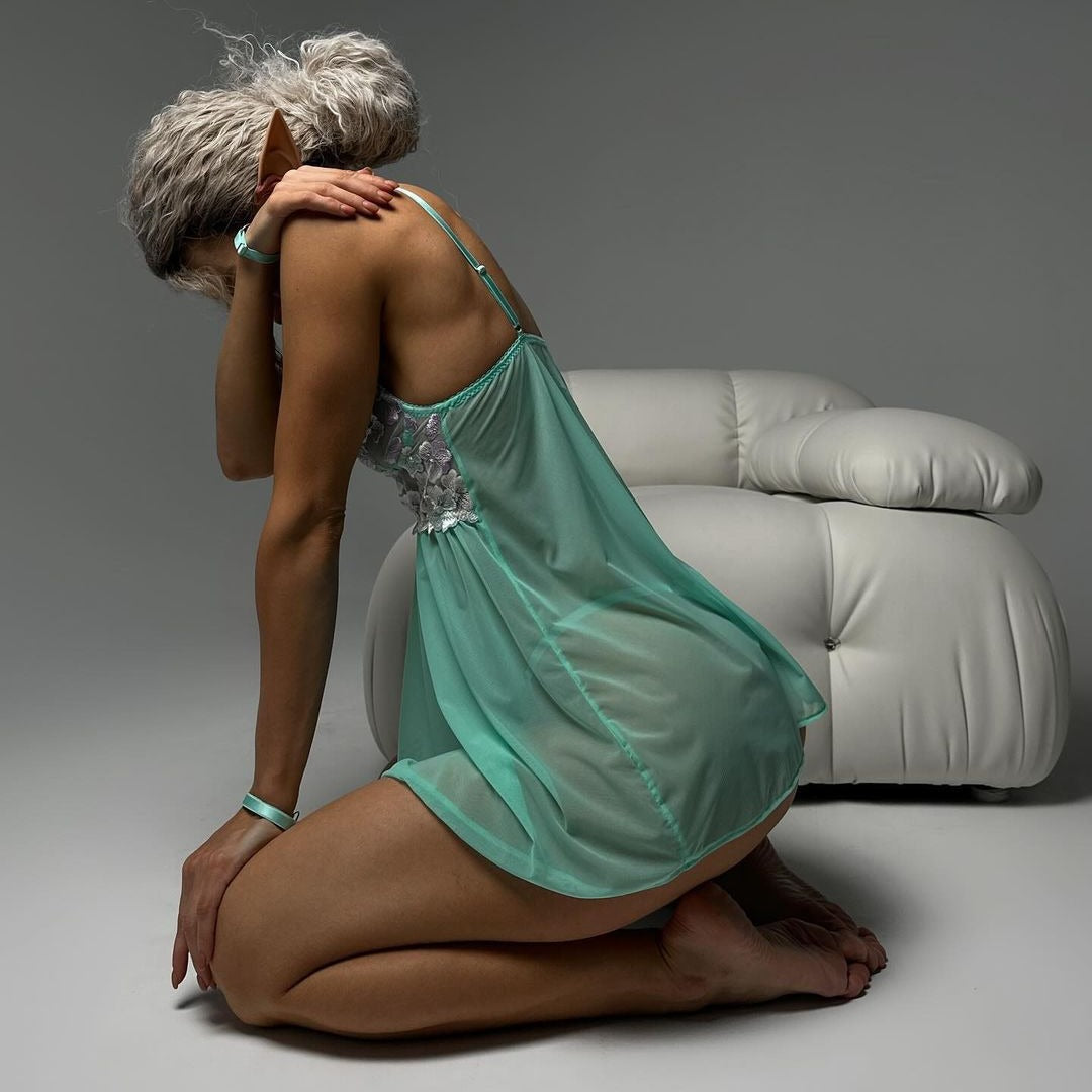 Beautifully Crafted Dress in a Classic Style