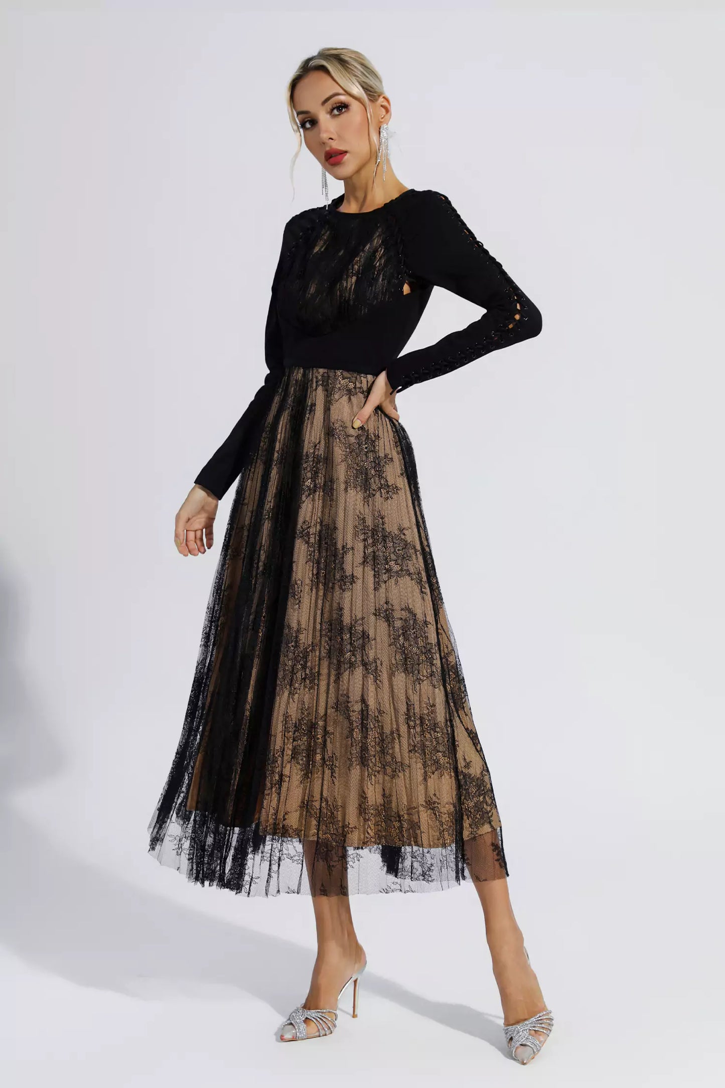 Beautifully Crafted Dress in a Classic Style
