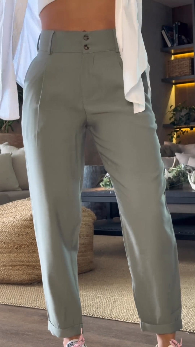 Beautifully Crafted Pants in a Classic Style