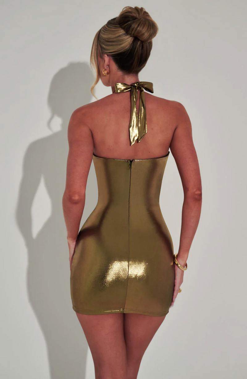 Gracefully Styled Dress for Any Occasion