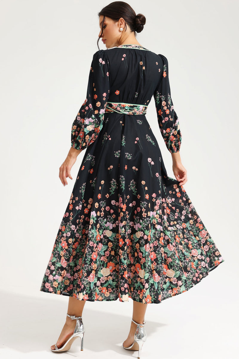 Beautifully Finished Dress in a Timeless Design