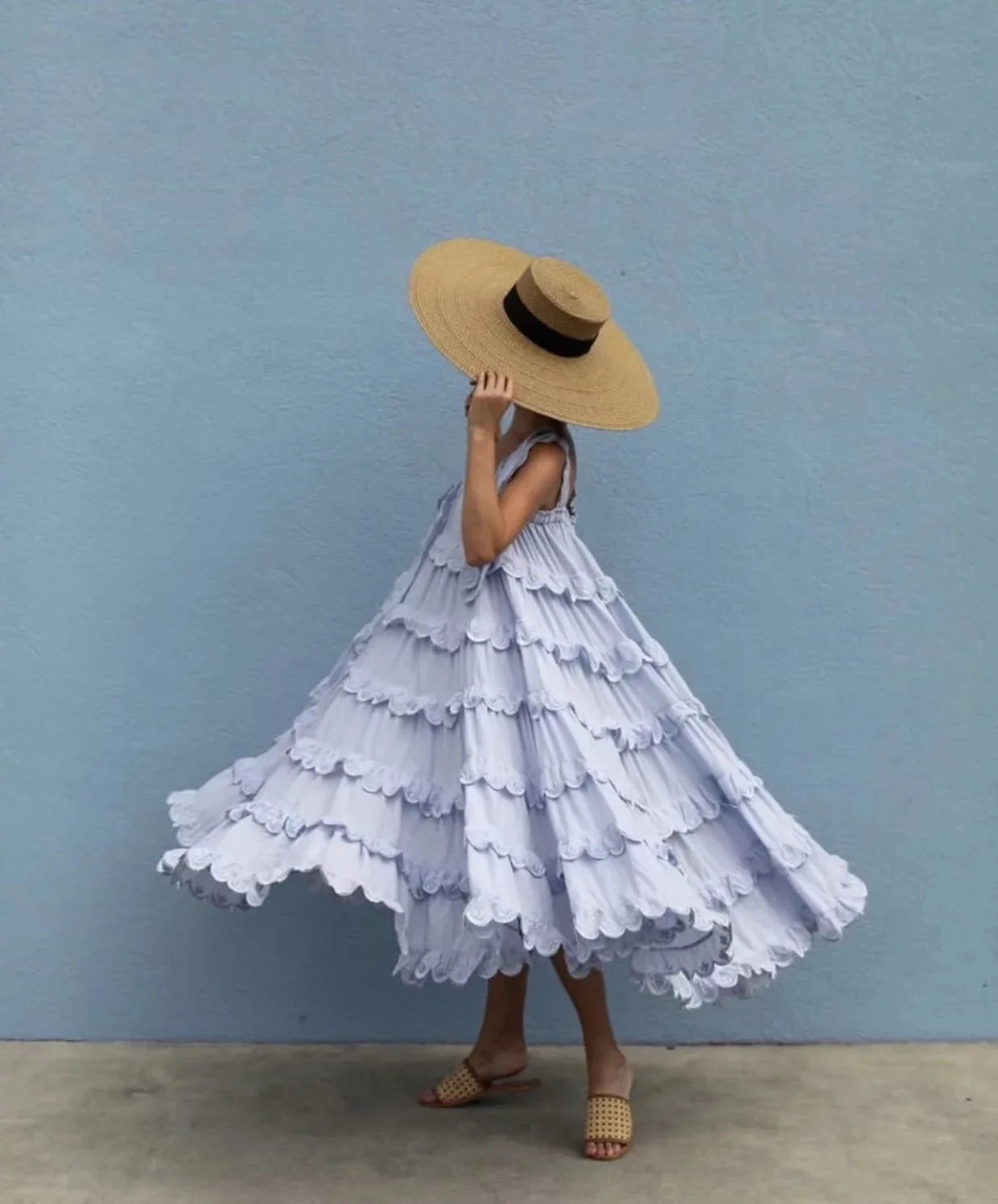 Beautifully Finished Dress in a Timeless Design