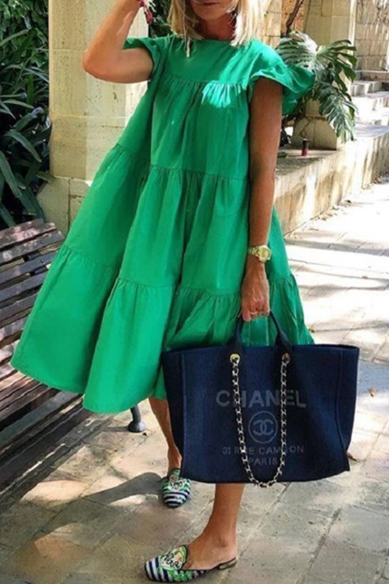 Beautifully Finished Dress in a Timeless Design