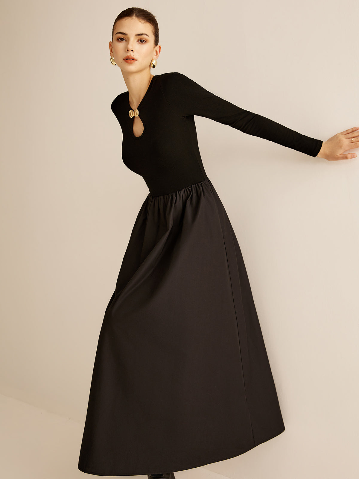 Gracefully Styled Dress for Any Occasion