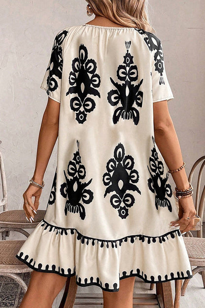 Effortlessly Elegant Dress with a Timeless Design