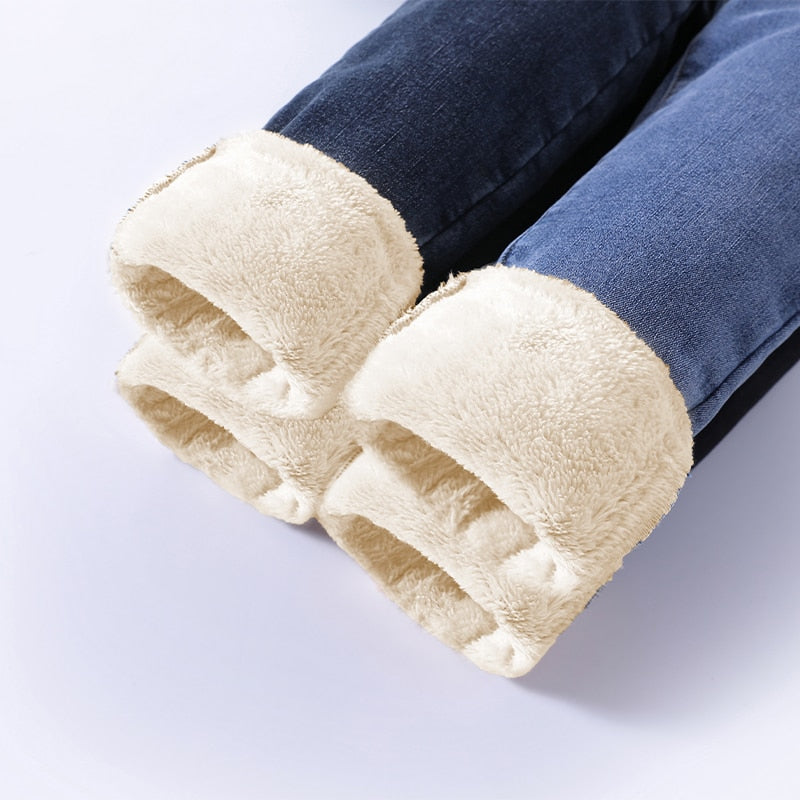 Well Tailored Pants with a Graceful Silhouette