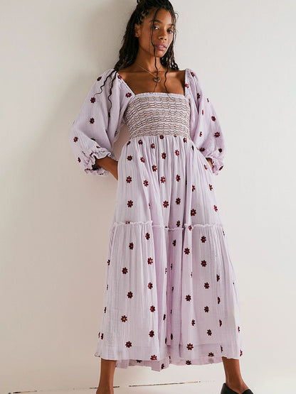 Classic Vintage Dress with a Flattering Fit
