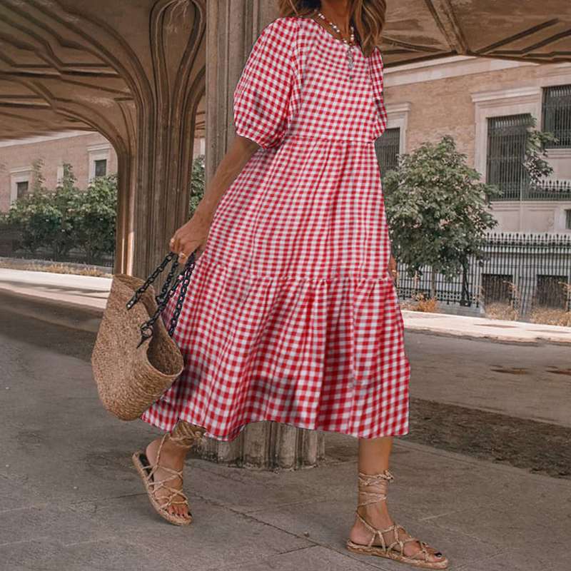 Gracefully Styled Dress for Any Occasion