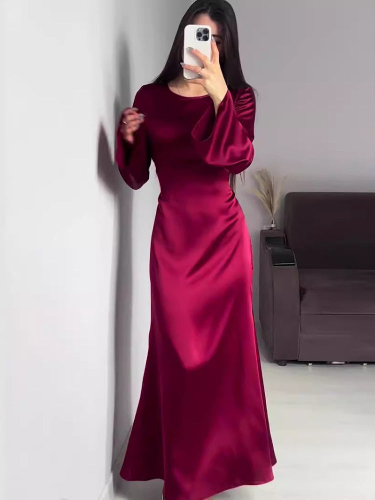 Effortlessly Elegant Dress with a Timeless Design